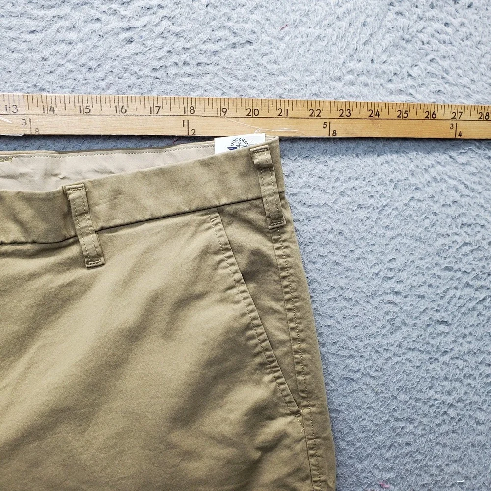 DOCKERS Supreme Flex Ultimate Shorts Mens 42‎ Brown Comfort Fit Flat Front